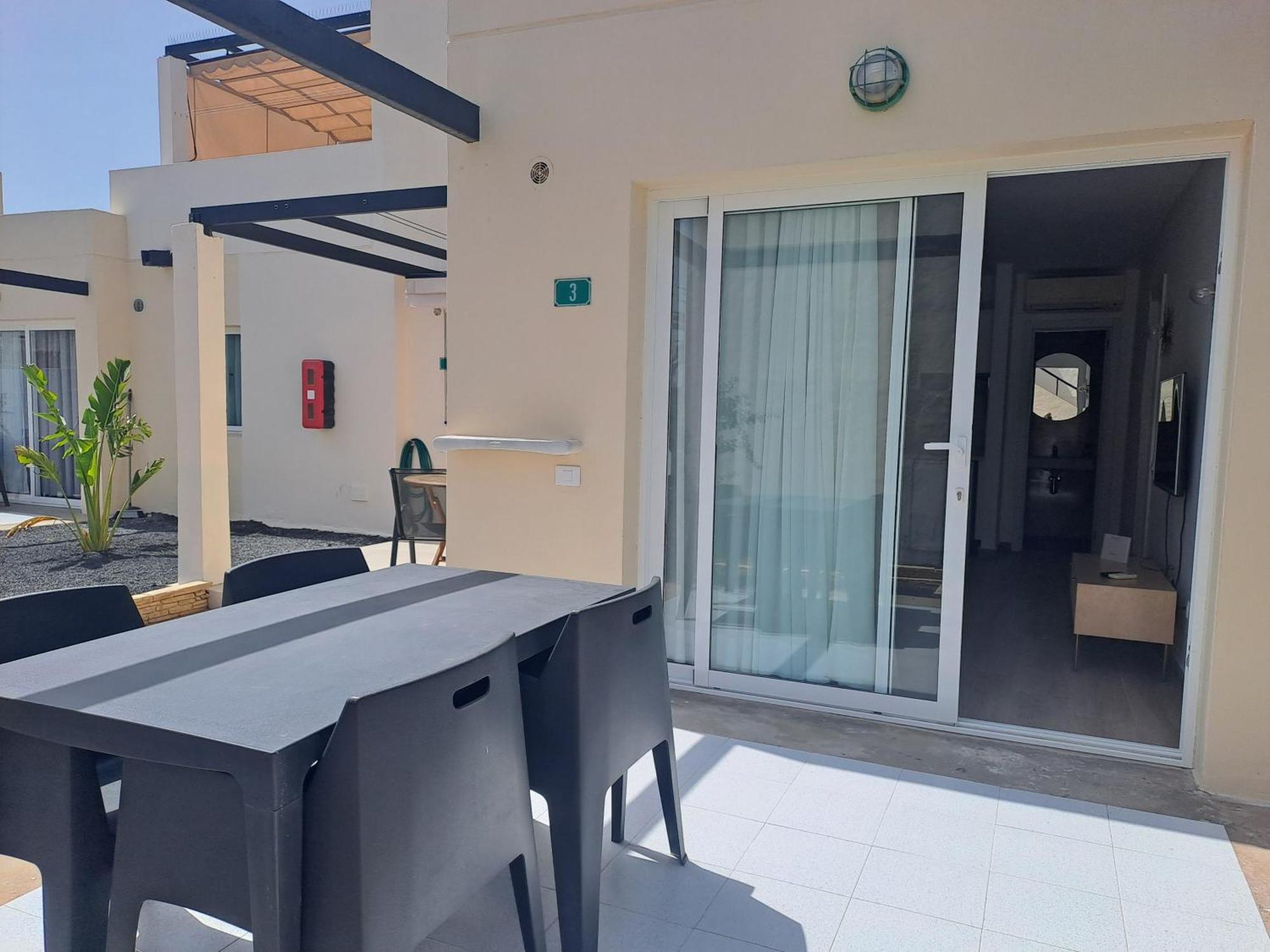 Homeforguest Apartamento 15 Con Terraza Y Piscina En كوراليهو المظهر الخارجي الصورة