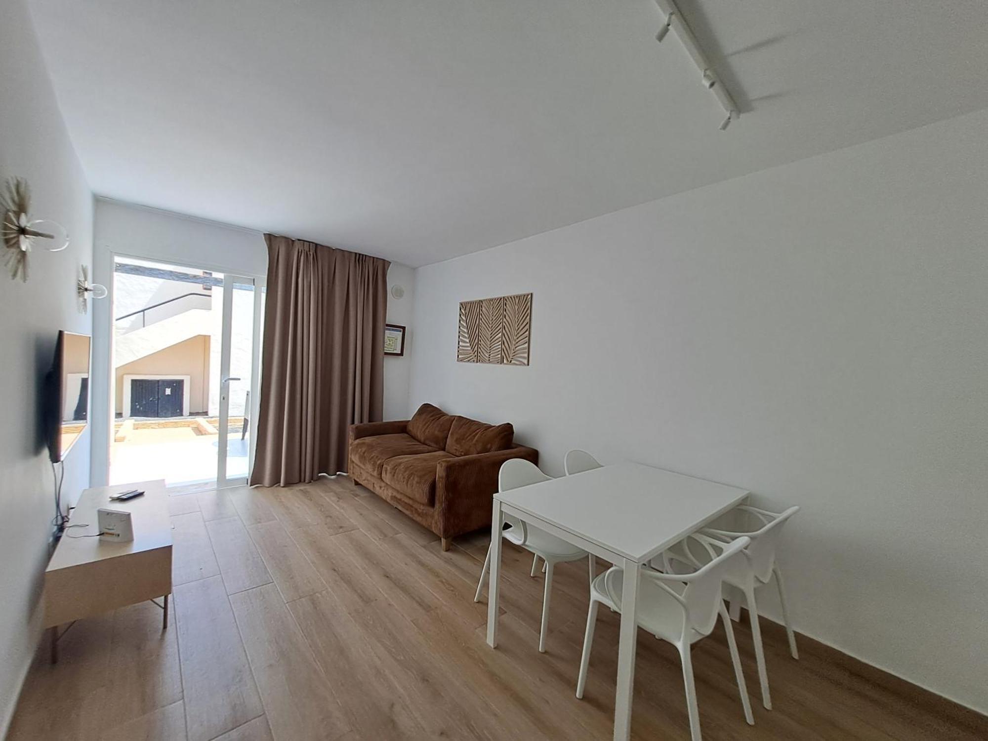 Homeforguest Apartamento 15 Con Terraza Y Piscina En كوراليهو المظهر الخارجي الصورة