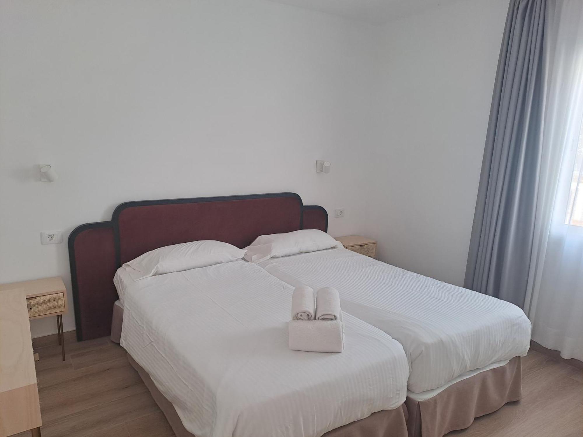 Homeforguest Apartamento 15 Con Terraza Y Piscina En كوراليهو المظهر الخارجي الصورة