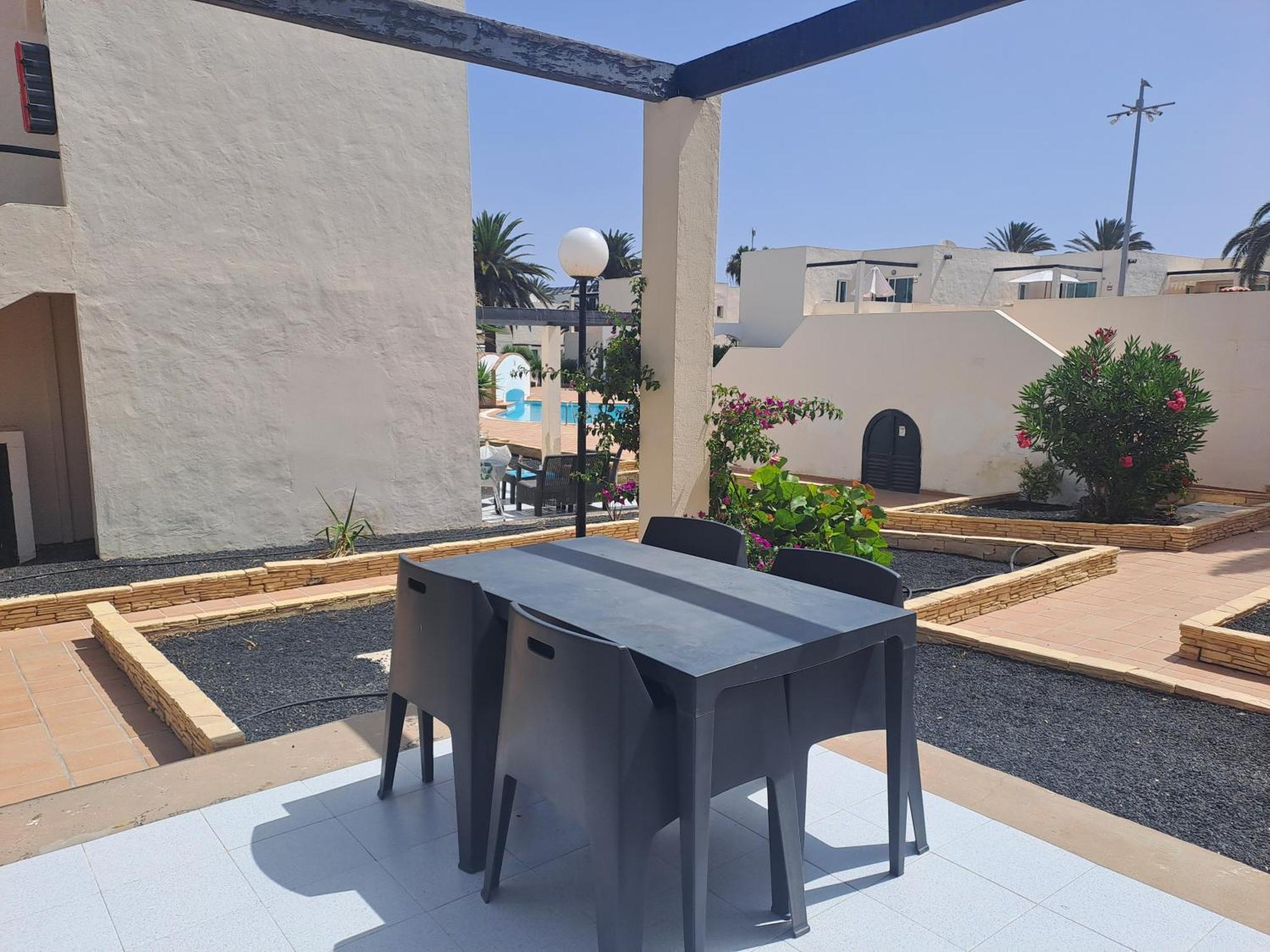 Homeforguest Apartamento 15 Con Terraza Y Piscina En كوراليهو المظهر الخارجي الصورة