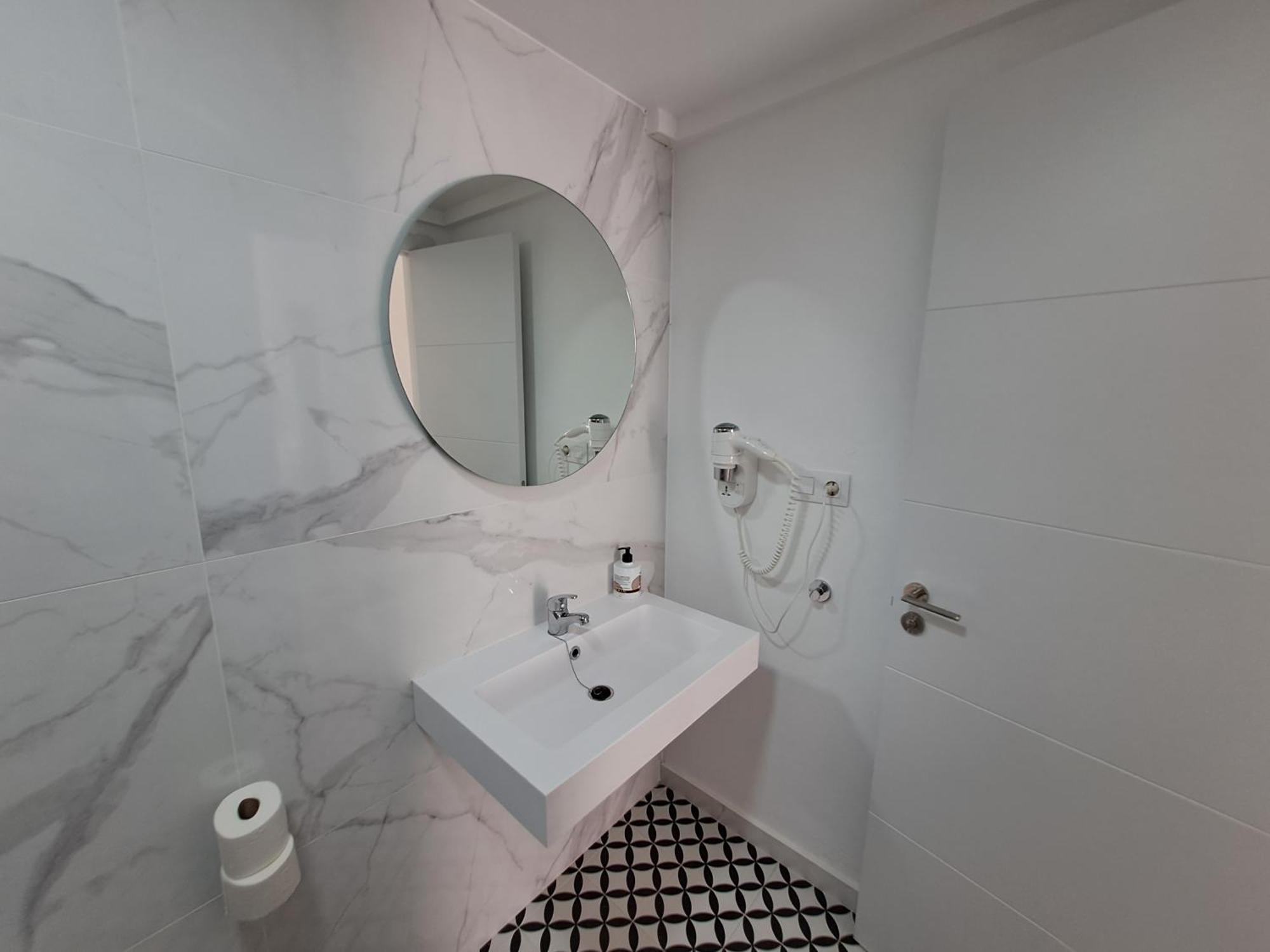 Homeforguest Apartamento 15 Con Terraza Y Piscina En كوراليهو المظهر الخارجي الصورة