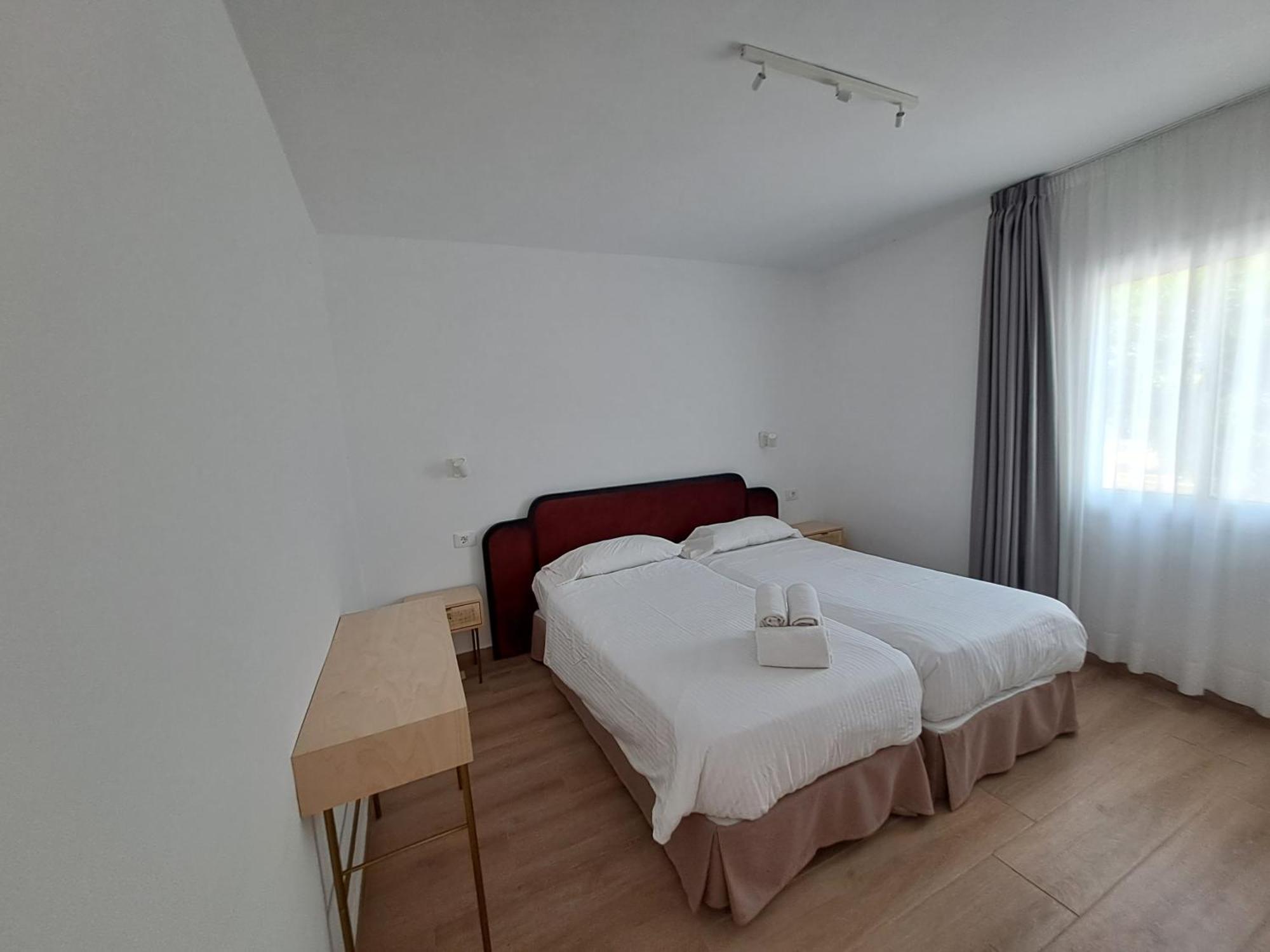 Homeforguest Apartamento 15 Con Terraza Y Piscina En كوراليهو المظهر الخارجي الصورة
